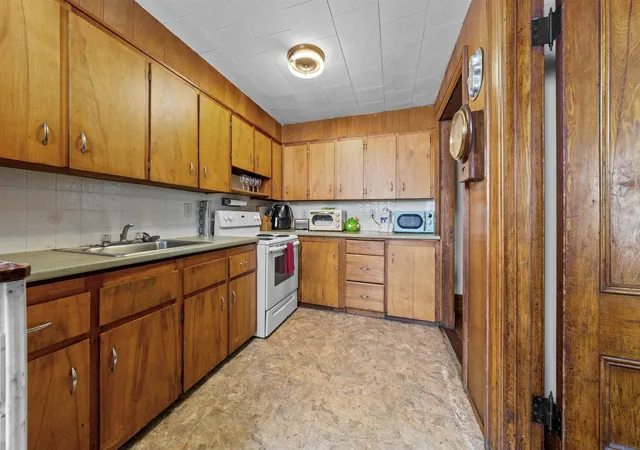 4th image of 12 Elm St, Northfield, NH 03276 | MLS# 5106849