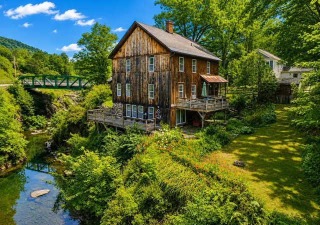 Photo 2 of Single family home for sale at 212 Thrall Rd, Poultney, VT 05701 | MLS# 5106850 | Listing updated on 2026-09-03