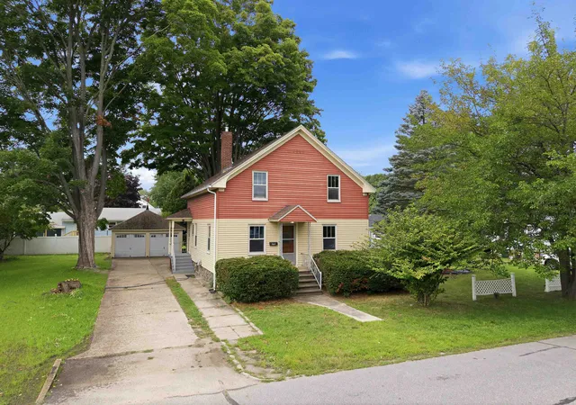 Photo 2 of Sale Pending at 816 Page St, Manchester, NH 03109 | MLS# 5106858 | Listing updated on 2026-09-09