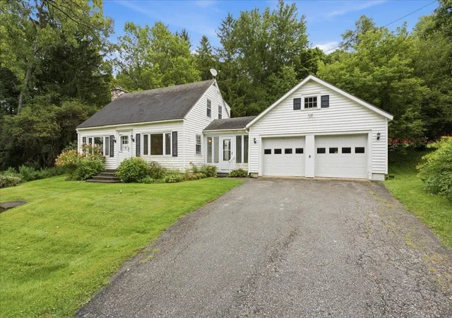 Photo 3 of Single family home for sale at 57 Paran Rd, Shaftsbury, VT 05262 | MLS# 5106873 | Listing updated on 2026-09-04