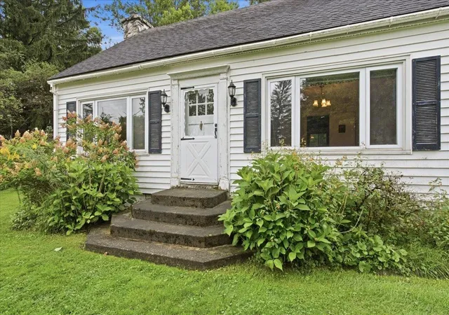 Photo 3 of Single family home for sale at 57 Paran Rd, Shaftsbury, VT 05262 | MLS# 5106873 | Listing updated on 2026-09-04