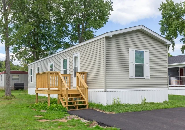 2nd image of 16 South Emperor Dr, Concord, NH 03303 | MLS# 5106874