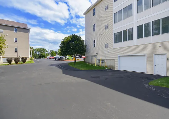 2nd image of 65 Fordway Ext #3108, Derry, NH 03038 | MLS# 5106875
