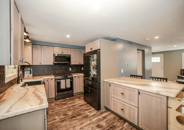 3rd image of 49A Dale Rd, Hooksett, NH 03106 | MLS# 5106884