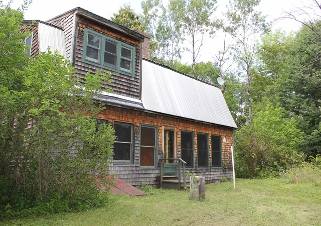 Photo 4 of Single family home for sale at 1049 Barker Rd, Thetford, VT 05058 | MLS# 5106889 | Listing updated on 2026-08-27