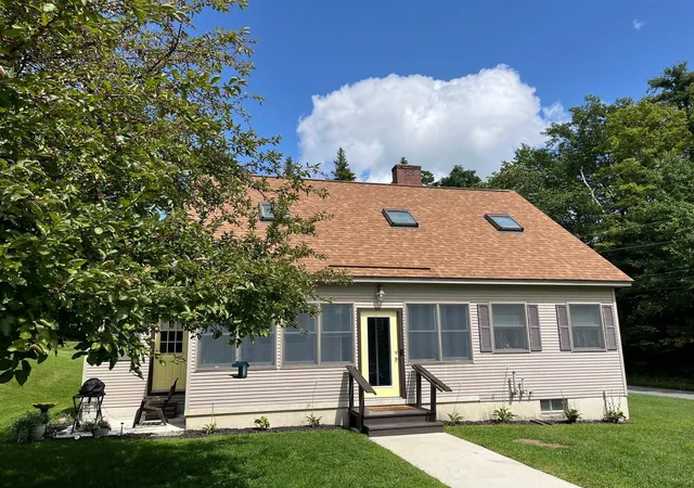 Photo 2 of Single family home for sale at 25 Center St, Proctor, VT 05765 | MLS# 5106891 | Listing updated on 2026-09-16