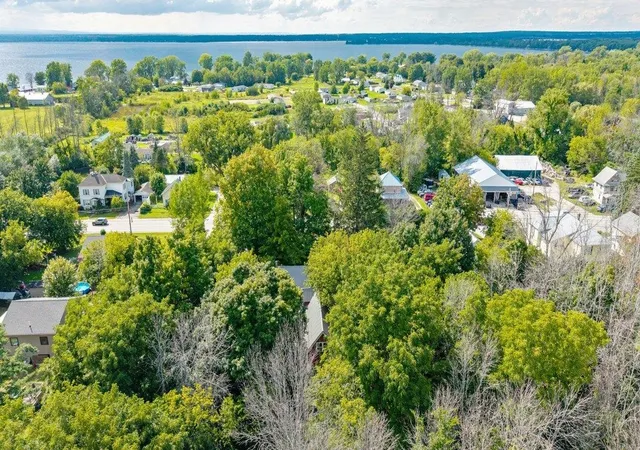Photo 3 of Single family home for sale at 263 South Main St, Alburgh, VT 05440 | MLS# 5106897 | Listing updated on 2026-08-27
