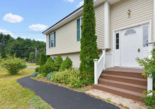 2nd image of 10 Terry Dr, Loudon, NH 03307 | MLS# 5106901