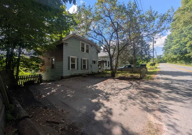 2nd image of 40 Blueberry Ridge Rd, Newport, NH 03743 | MLS# 5106911
