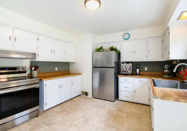 Photo 3 of Single family home for sale at 42 Hardy Ave, Burlington, VT 05408 | MLS# 5106914 | Listing updated on 2026-09-10