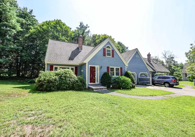 2nd image of 212 Winding Pond Rd, Londonderry, NH 03053 | MLS# 5106925