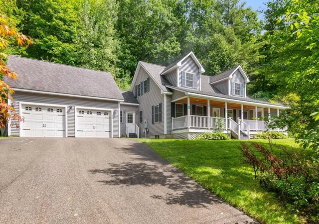 Single family home for sale at 98 White Tail Ln, Starksboro, VT 05487 | MLS# 5106927