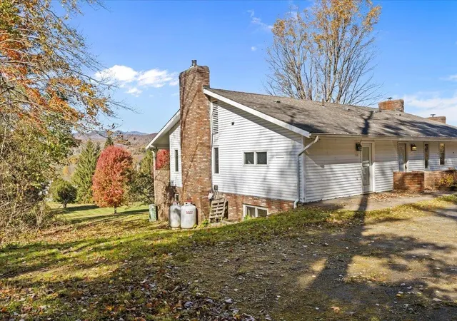 Photo 2 of Sale Pending at 60 Snowdrift Ln #C4, Stowe, VT 05672 | MLS# 5106935 | Listing updated on 2026-09-10