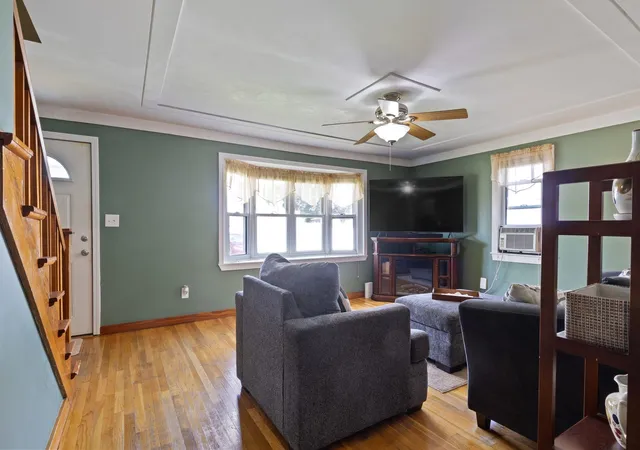 Photo 4 of Sale Pending at 17 Lund St, Nashua, NH 03060 | MLS# 5106936 | Listing updated on 2026-09-01