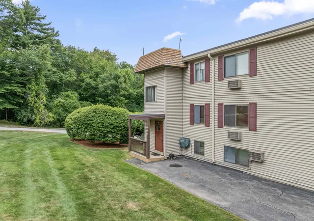 3rd image of 144 Treetop Cir #821, Laconia, NH 03246 | MLS# 5106939