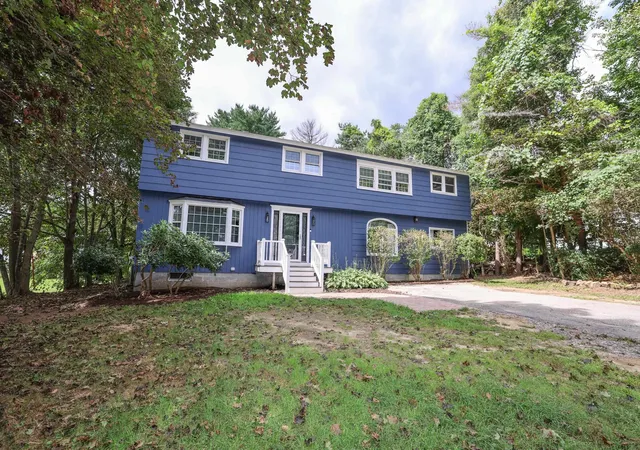 2nd image of 28 Swan Ave, Bedford, NH 03110 | MLS# 5106943