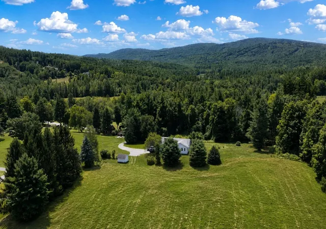 3rd image of 205 Sutton Rd, New London, NH 03257 | MLS# 5106968
