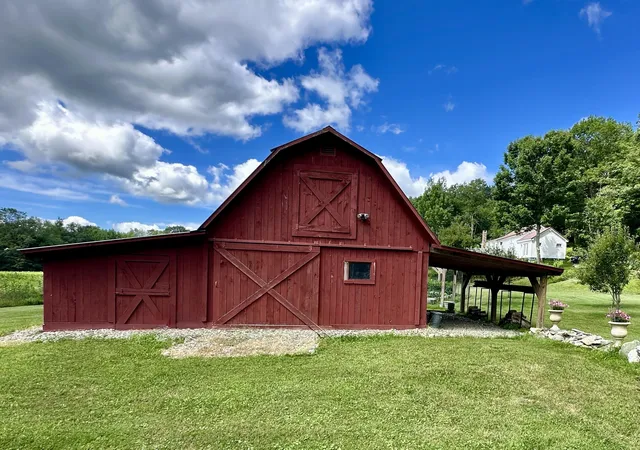 Photo 2 of Single family home for sale at 1376 Shaftsbury Hollow Rd, Shaftsbury, VT 05262 | MLS# 5106977 | Listing updated on 2026-08-27