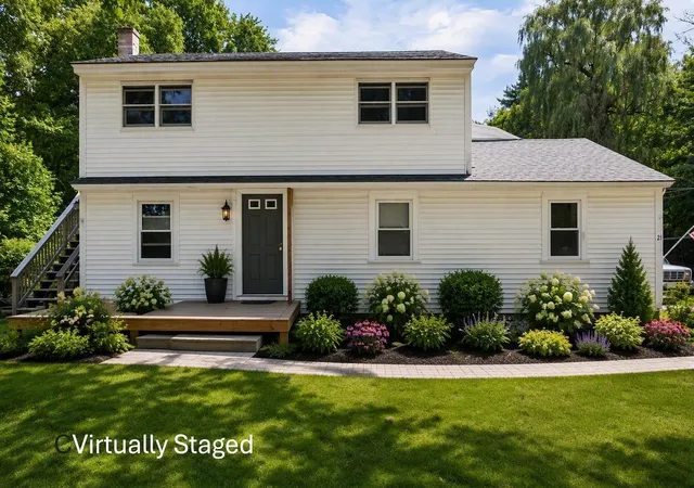 Photo 3 of Single family home for sale at 21 Wambeck Rd, Wolfeboro, NH 03894 | MLS# 5106982 | Listing updated on 2026-09-09