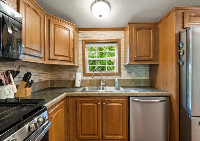 Photo 3 of Sale Pending at 1700 Highgate Rd, Highgate, VT 05459 | MLS# 5106991 | Listing updated on 2026-09-14