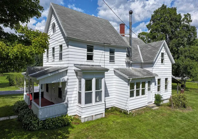 Photo 3 of Sale Pending at 729 North St, Brandon, VT 05733 | MLS# 5106998 | Listing updated on 2026-09-11