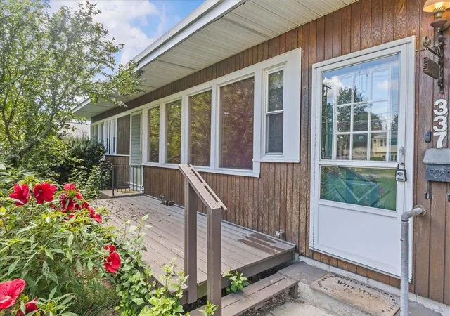 Photo 2 of Single family home for sale at 337 Hinesburg Rd, South Burlington, VT 05403 | MLS# 5107003 | Listing updated on 2026-08-27