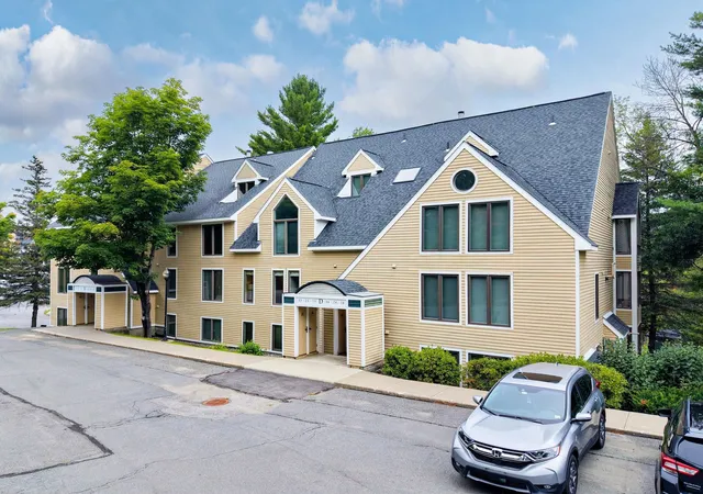 Photo 2 of Condo for sale at 1g Northbrook Village Wy #D23, Dover, VT 05356 | MLS# 5107011 | Listing updated on 2026-08-27