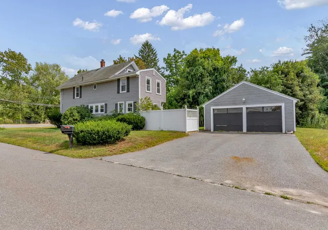 1st image of 162 Main St, Plaistow, NH 03865 | MLS# 5107023