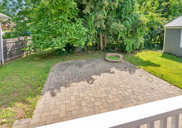 3rd image of 162 Main St, Plaistow, NH 03865 | MLS# 5107023