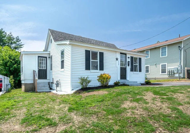 1st image of 1043 Somerville St, Manchester, NH 03103 | MLS# 5107026