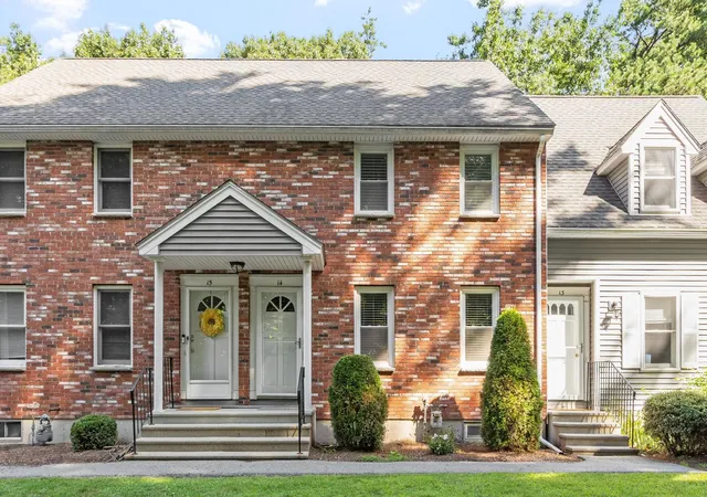 1st image of 233 Oak Ridge Rd #14, Plaistow, NH 03865 | MLS# 5107037