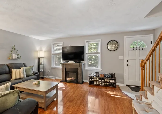 3rd image of 233 Oak Ridge Rd #14, Plaistow, NH 03865 | MLS# 5107037