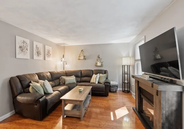 5th image of 233 Oak Ridge Rd #14, Plaistow, NH 03865 | MLS# 5107037