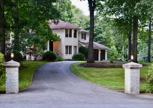 2nd image of 16 Fox Run Ln, Salem, NH 03079 | MLS# 5107039