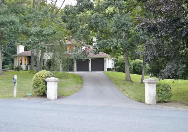 3rd image of 16 Fox Run Ln, Salem, NH 03079 | MLS# 5107039