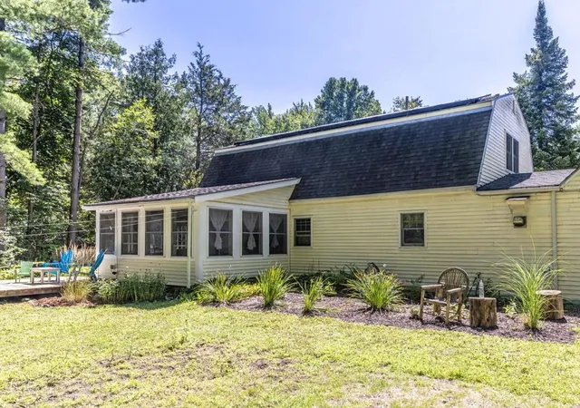 Photo 2 of Sale Pending at 50 White Cedar Ln, Shelburne, VT 05482 | MLS# 5107046 | Listing updated on 2026-09-01