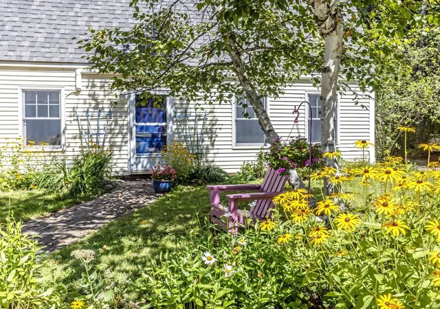 Photo 3 of Sale Pending at 50 White Cedar Ln, Shelburne, VT 05482 | MLS# 5107046 | Listing updated on 2026-09-01
