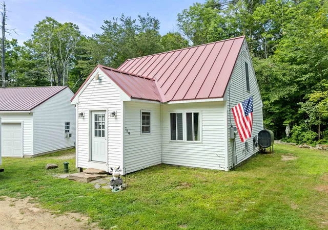2nd image of 289 Murray Hill Rd, Hill, NH 03243 | MLS# 5107050