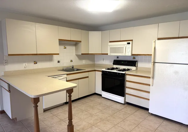 2nd image of 2 Roedean Dr #A201, Nashua, NH 03063 | MLS# 5107053
