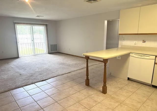 3rd image of 2 Roedean Dr #A201, Nashua, NH 03063 | MLS# 5107053