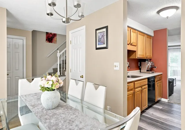 5th image of 11 Meadowview Cir, Nashua, NH 03062 | MLS# 5107055