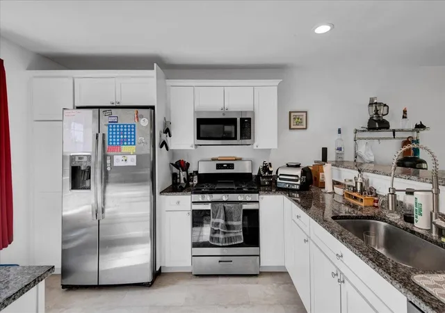 Photo 2 of Townhouse for sale at 9b Country Cmns #B, Vergennes, VT 05491 | MLS# 5107070 | Listing updated on 2026-09-11