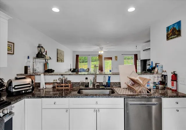 Photo 4 of Townhouse for sale at 9B Country Cmns #B, Vergennes, VT 05491 | MLS# 5107070 | Listing updated on 2026-09-11
