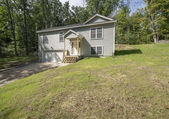 Single family home for sale at 5 Alpine Wy, Hillsborough, NH 03244 | MLS# 5107076