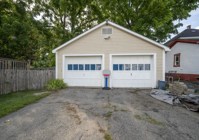 3rd image of 9 Beaman St, Laconia, NH 03246 | MLS# 5107077