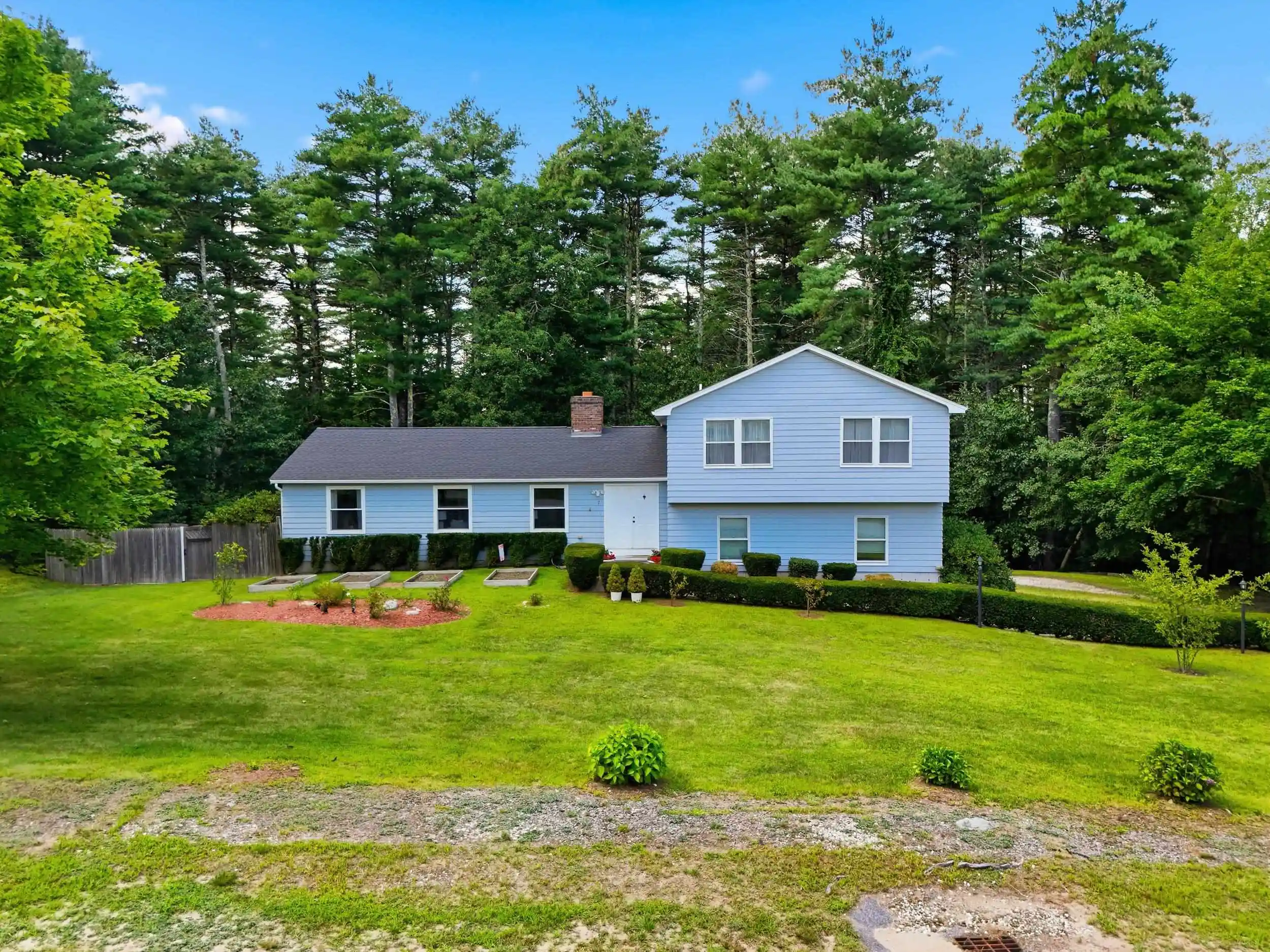 Photo 1 of Single family home for sale at 7 Twin St, Windham, NH 03087 | MLS# 5107088 | Listing updated on 2026-10-19