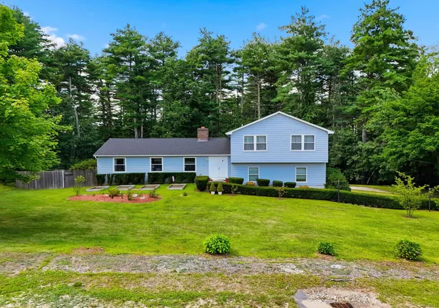 2nd image of 7 Twin St, Windham, NH 03087 | MLS# 5107088