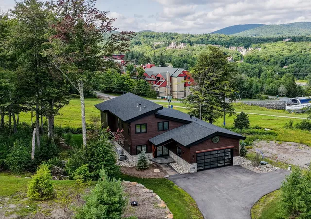 Photo 2 of Single family home for sale at 21 Sundance Loop, Dover, VT 05356 | MLS# 5107096 | Listing updated on 2026-09-14