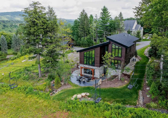 Photo 3 of Single family home for sale at 21 Sundance Loop, Dover, VT 05356 | MLS# 5107096 | Listing updated on 2026-09-14