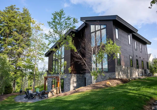 Photo 3 of Single family home for sale at 21 Sundance Loop, Dover, VT 05356 | MLS# 5107096 | Listing updated on 2026-09-14